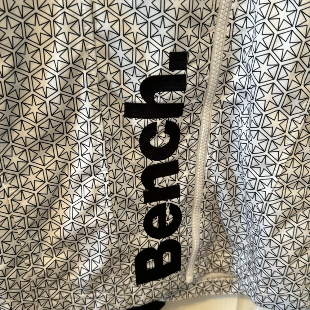 Excellent condition bench sweaters - Picture 3 of 9